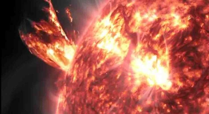 brillamento Solare di classe X2.5 oggi