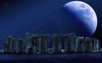 Luna a Stonehenge